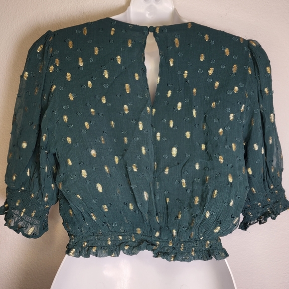 Boden Cropped Metalic Smocked Top in Green and Gold size 6 - Picture 3 of 7